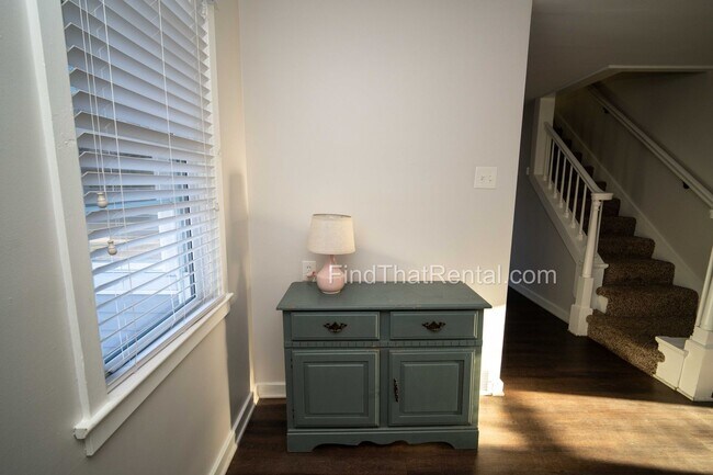 Building Photo - 805 Hamilton St