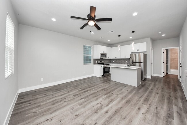 Building Photo - 19104 Sears Dr