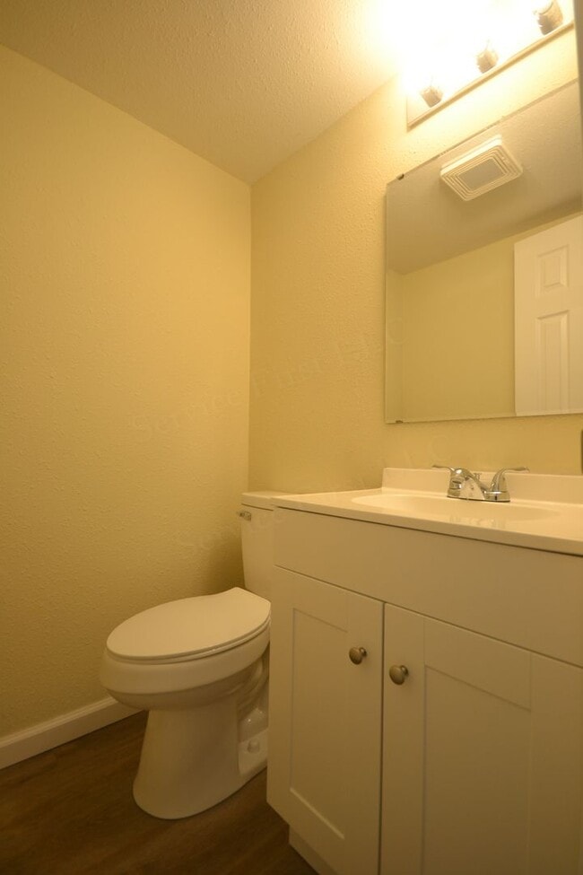 Building Photo - Northwood Hills 8 plex