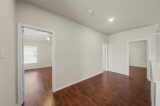 Building Photo - 17422 Memorial Blossom Dr