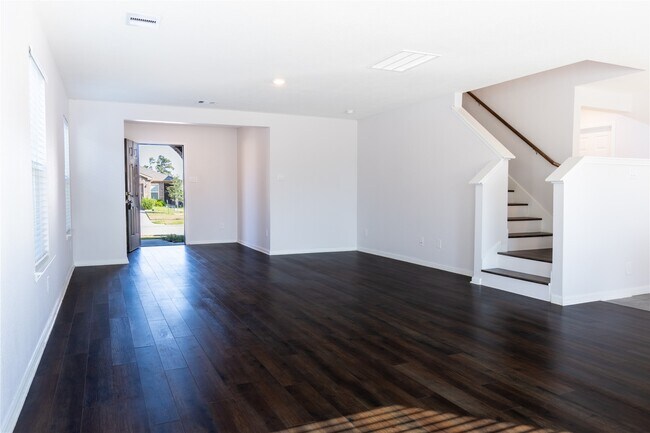 Building Photo - 623 Ash Mill Dr