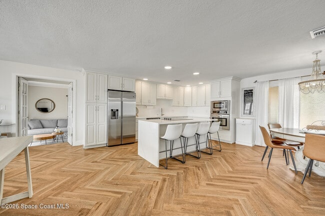 Building Photo - 1110 S Banana River Dr
