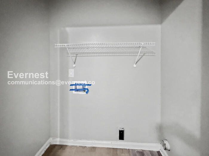 Building Photo - 1104 Oak Creek Trail