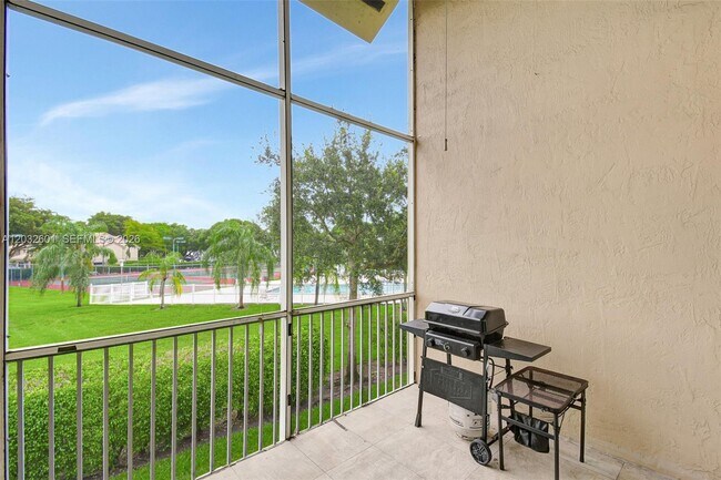Building Photo - 16339 Malibu Dr