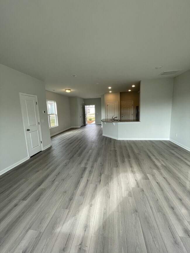 Building Photo - 2431 Salem Creek Ct