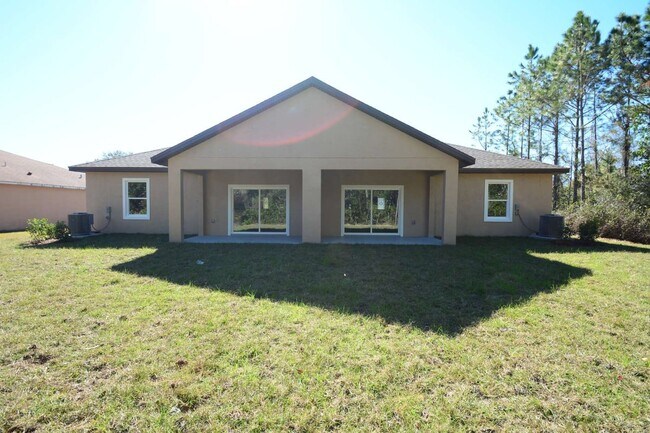 Building Photo - Spacious 3-Bedroom Duplex