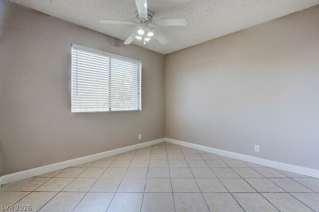 Building Photo - 3151 N Soaring Gulls Dr