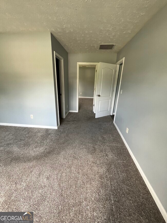 Building Photo - 506 Rosewood Cir