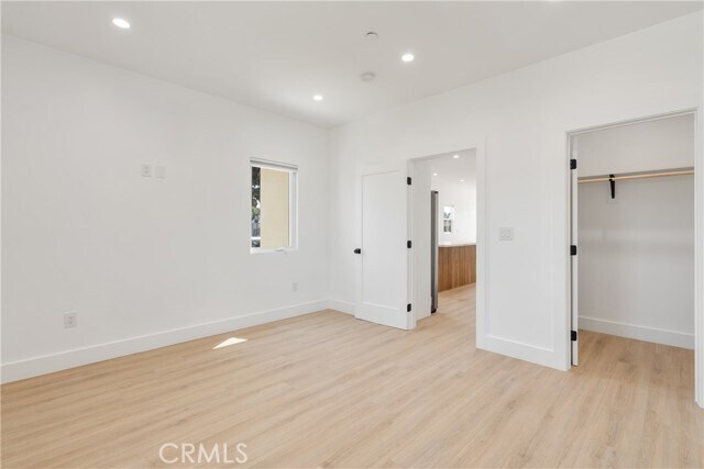 Building Photo - 2338 Cloverdale Ave