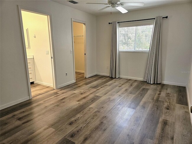 Building Photo - 1088 Panda Rd