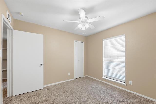 Building Photo - 512 White Oak St