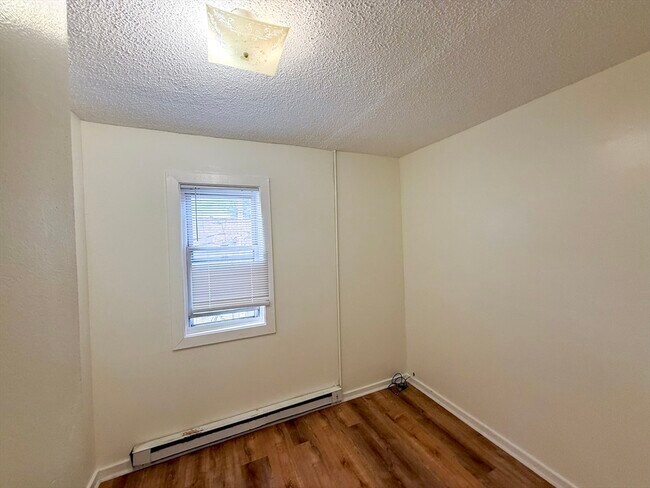 Building Photo - 60 Lucerne St