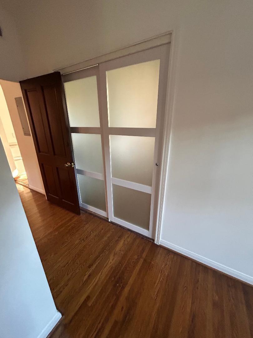 Building Photo - 1326 N Laurel Ave