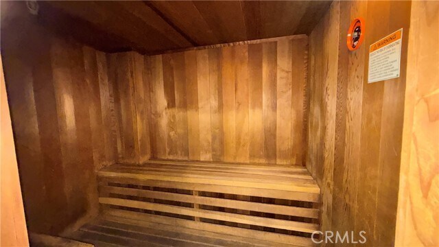 Building Photo - 532 N Rossmore Ave