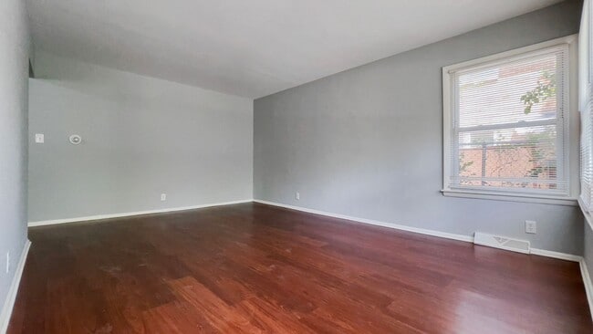 Building Photo - 5747 N 93rd St