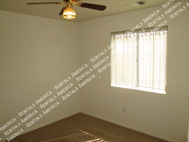 Building Photo - 1332 W Kesler Ln