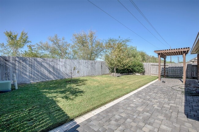 Building Photo - 10139 Sierra Grace Ln