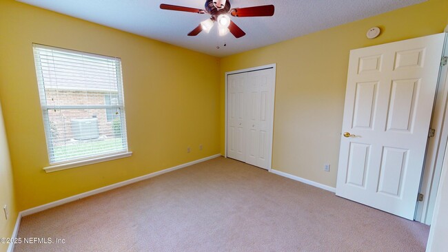 Building Photo - 11861 Lake Fern Dr