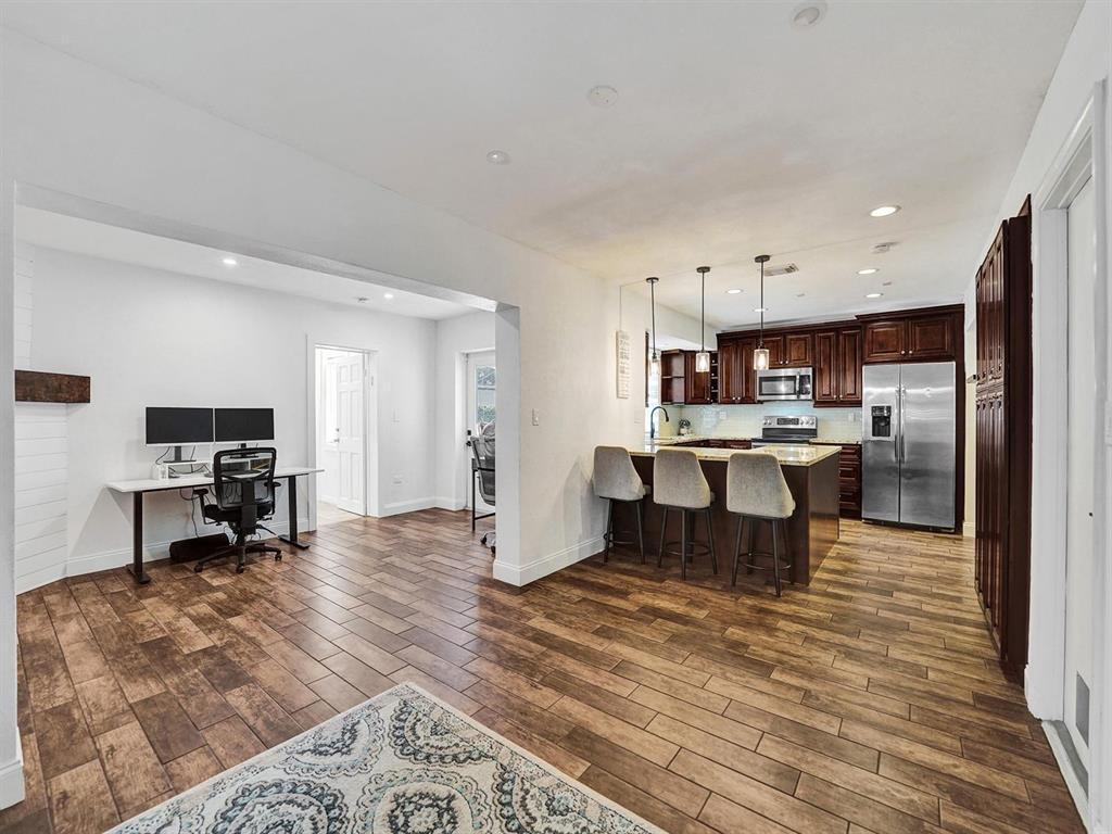Building Photo - 4960 SW 89th Ave