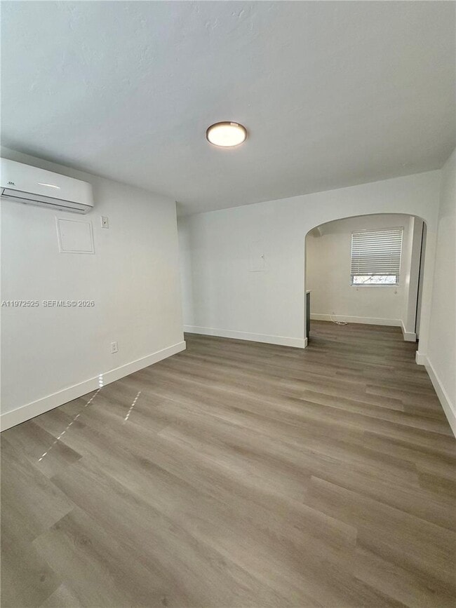 Building Photo - 11 Sidonia Ave