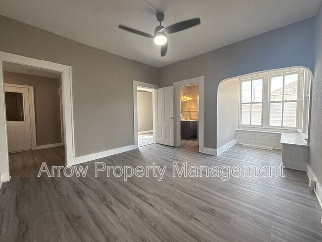 Building Photo - 715 Ella St