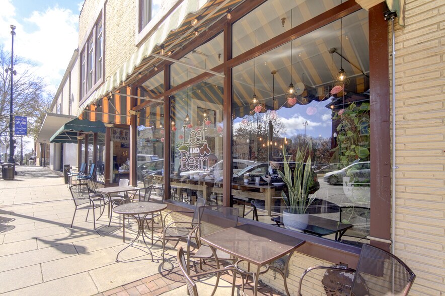 Building Photo - 48 Clark St