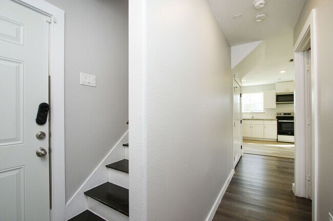 Building Photo - 5709 Breland St