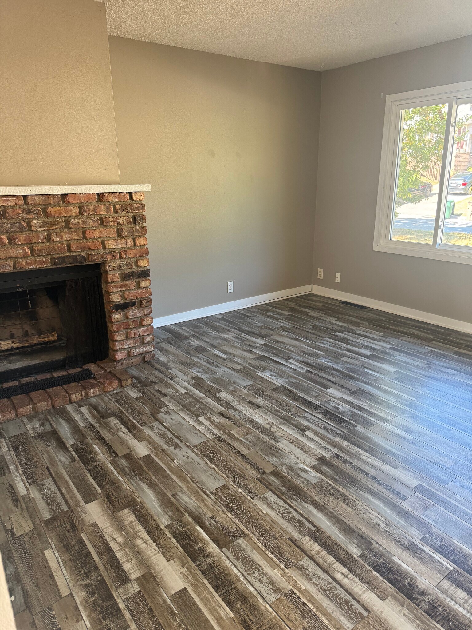 Building Photo - 6710 Northwest Dr