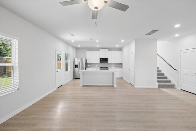 Building Photo - 7942 Alset Dr