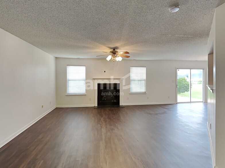 Building Photo - 10502 Plantain Ct