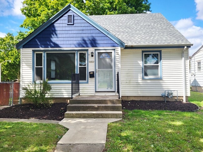 Primary Photo - 3401 N 86th St