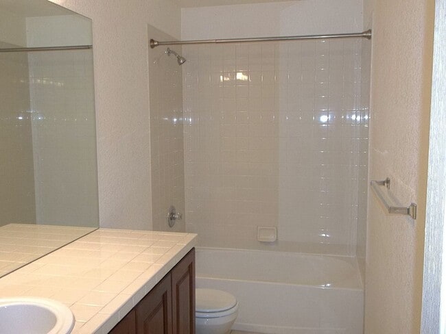 Building Photo - 2621 Rock Creek Dr