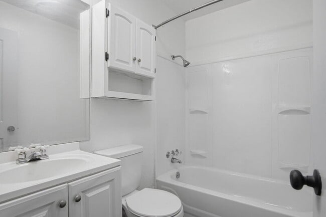 Building Photo - 549 E Ercoupe Dr