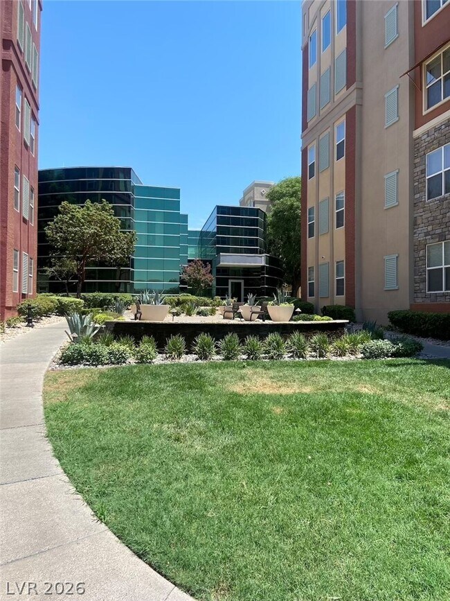 Building Photo - 20 E Serene Ave