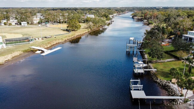 Building Photo - Riverfront Oasis in the City of Tampa!
