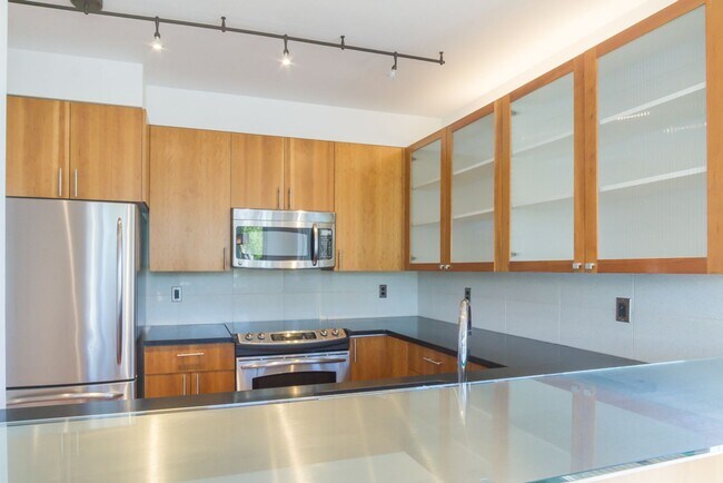 Building Photo - 2Bd/2Ba Seattle Condo