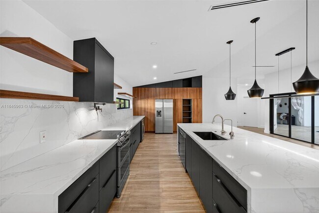 Building Photo - 1511 SW 30th Pl