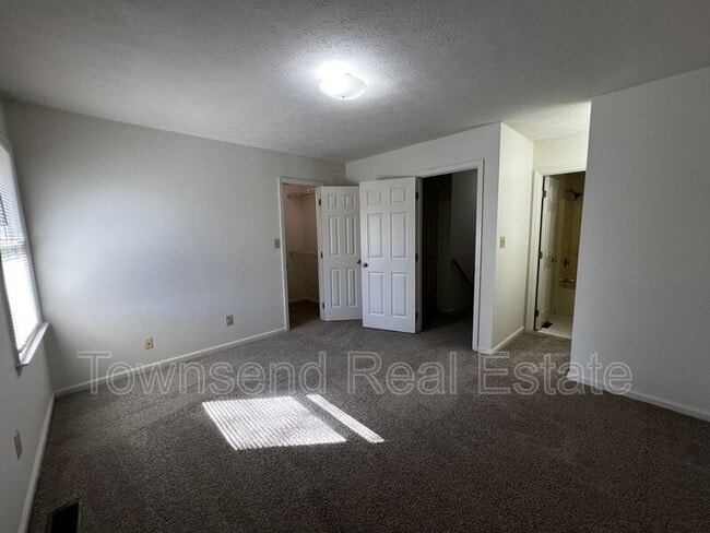 Building Photo - 1051 Ancestry Dr