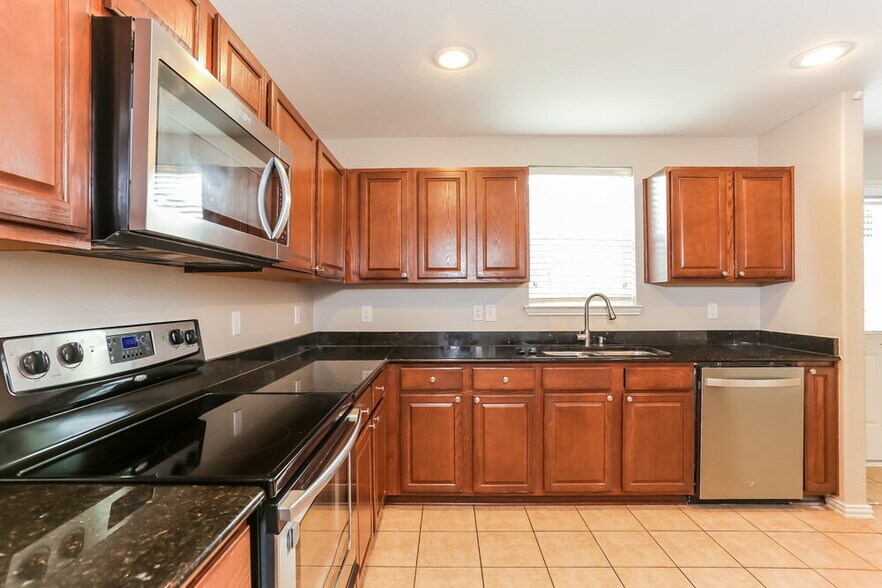 Building Photo - 413 Emerald Creek Dr