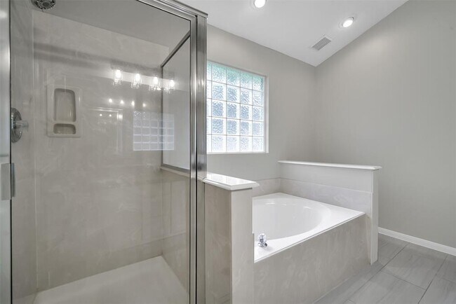 Building Photo - 38 Tivoli Garden Ct