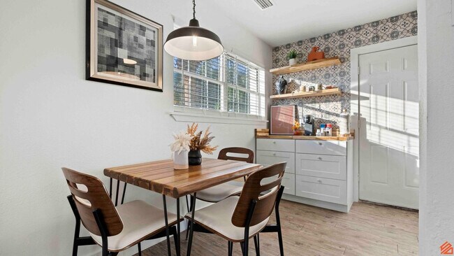 Building Photo - 209 Angelfish Ave.