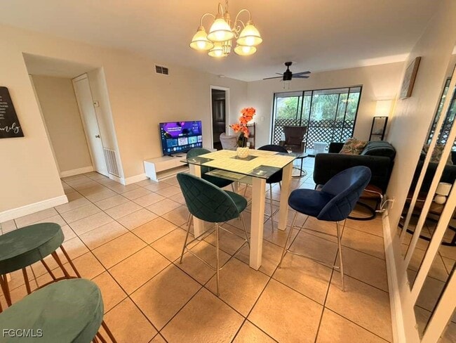 Building Photo - 1126 SE 8th St