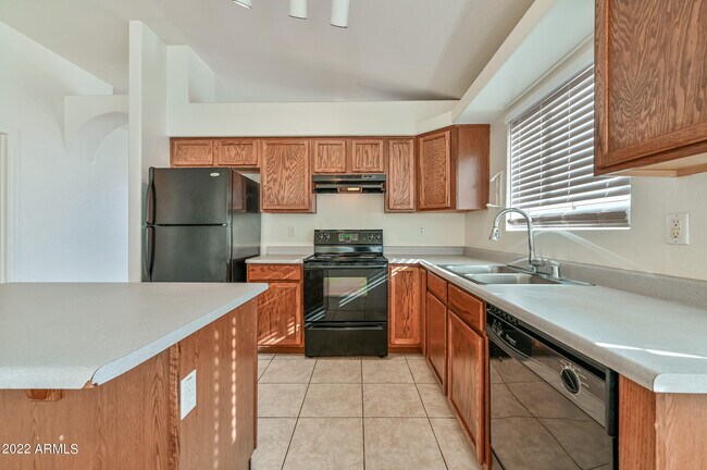 Building Photo - 2607 E Anderson Dr