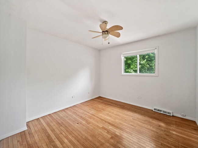 Building Photo - 189 S Park Blvd