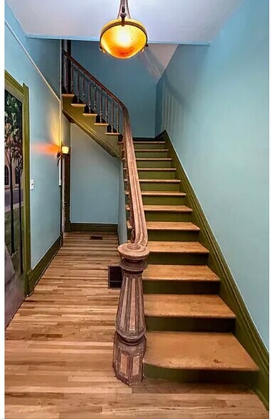 Building Photo - 2599 W 40th Ave