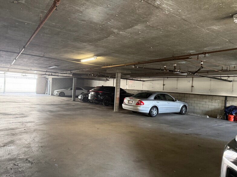 Building Photo - 815 Java Ave