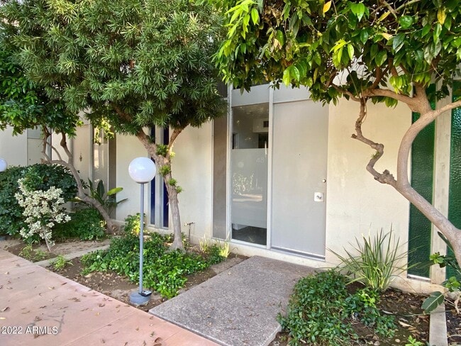 Building Photo - 4411 N 40th St