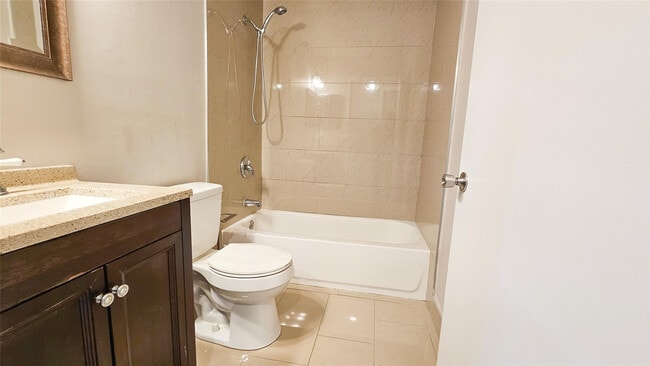 Building Photo - 416 Lakeside Dr