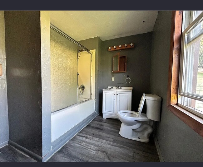 Building Photo - 2405 Harrison St