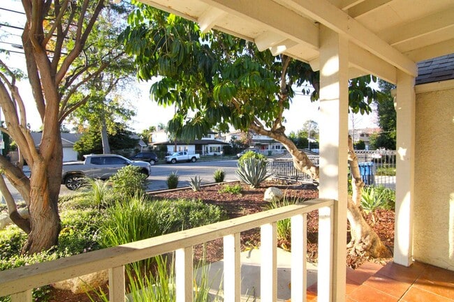 Building Photo - 8806 Haskell Ave